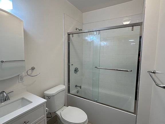 2nd image of 143 Duboce Ave #A