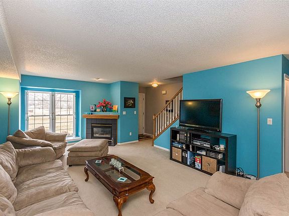 4th image of 702 W Side Dr