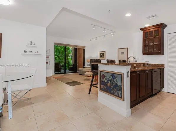 100 Andalusia Ave APT 210, Coral Gables, FL 33134