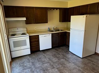 1109 Azalea St SE #8, Demotte, IN 46310