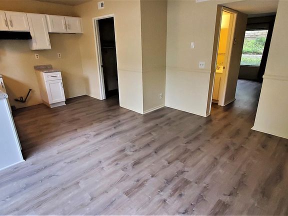 2nd image of 453 Serento Cir