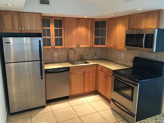 4th image of 5600 Collins Ave APT 7