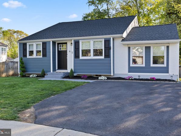 4 Lakeview Dr, Hamilton, NJ 08620