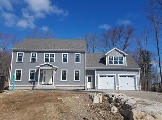 8 Kelly Ln, Brockton, MA 02301