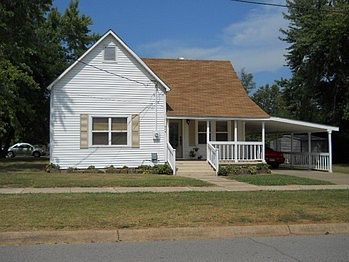 1st image of 704 W School St