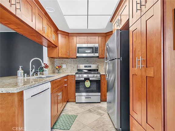 2nd image of 1159 E 1st St