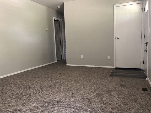 4th image of 10984 Maplehill Dr