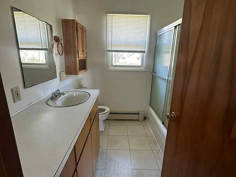 6953 Hillcrest Ave — Photo 2