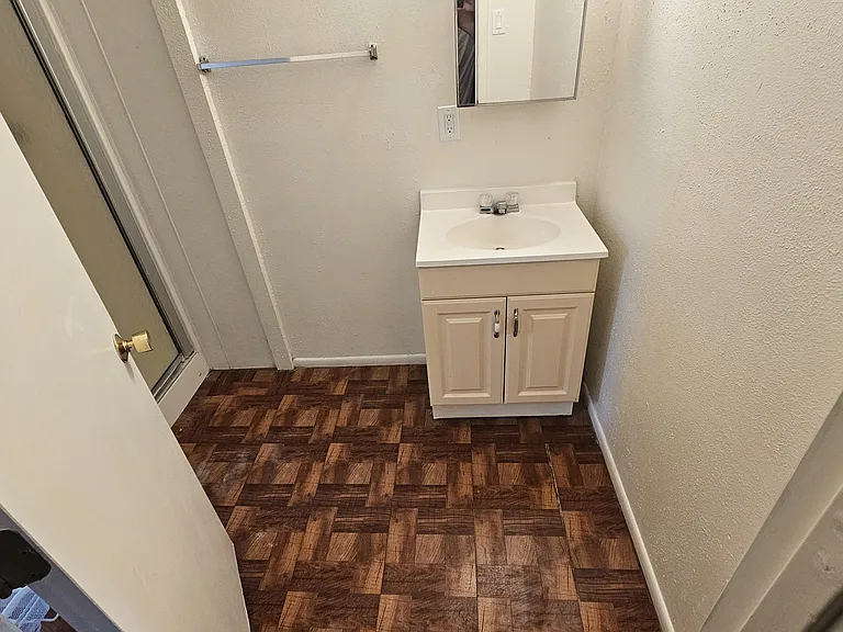 345 Nevada Dr — Photo 27