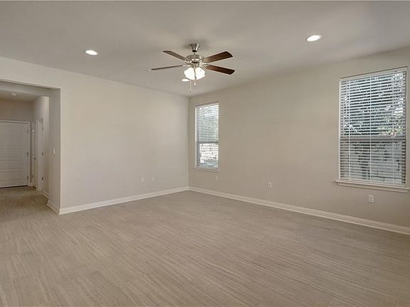 5th image of 13800 Lyndhurst St Unit 214