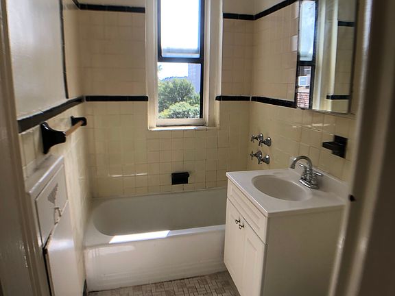 5th image of 543 Ocean Ave #1V