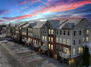 43367 Town Gate Sq, Chantilly, VA 20152