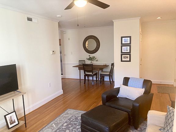 5th image of 36 E Lock Ln Unit 8