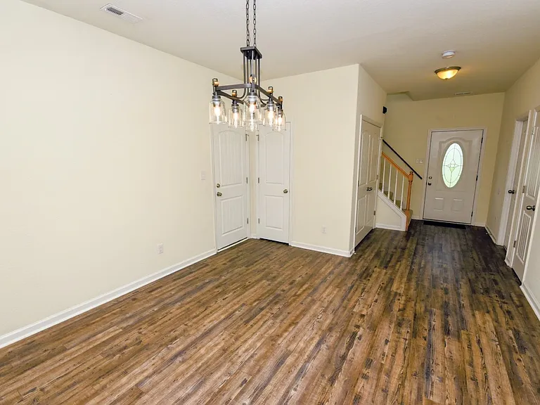 4115 Franklin St — Photo 59