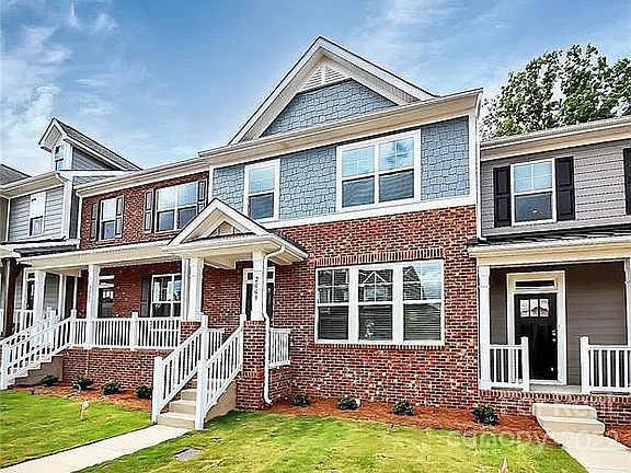 2nd image of 2009 Laurel Village Cir