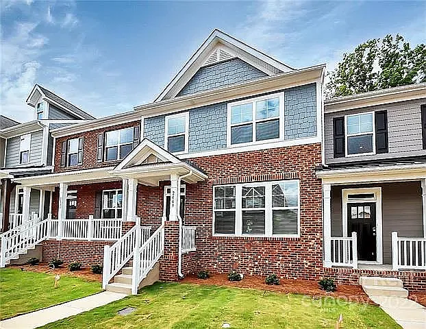 Building Photo - 2009 Laurel Village Cir