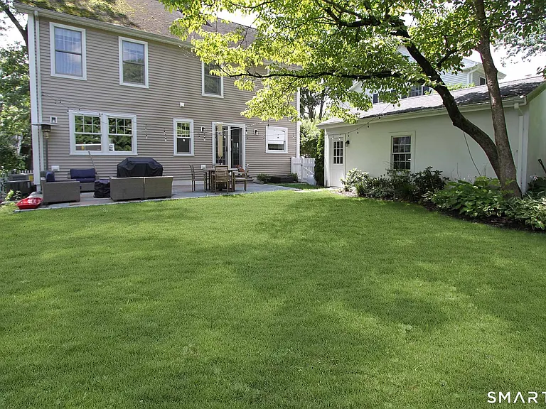 13 Sunnyside Ave — Photo 23