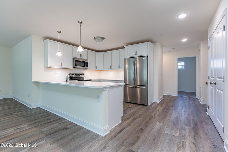 2nd image of 41 Arcadia Court
