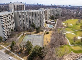 300 Mill Rd #C34, Toronto, ON M9C 4W7