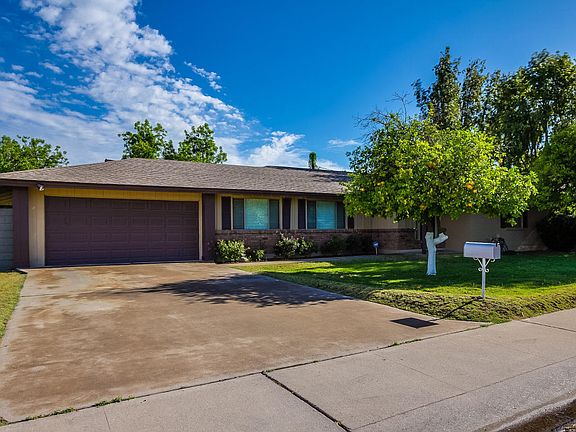 2nd image of 1202 E Glenn Dr