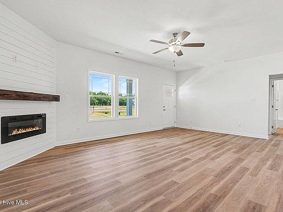 4th image of 110 Burnello Court