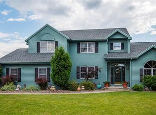 5854 Torrington Cir, East Syracuse, NY 13057