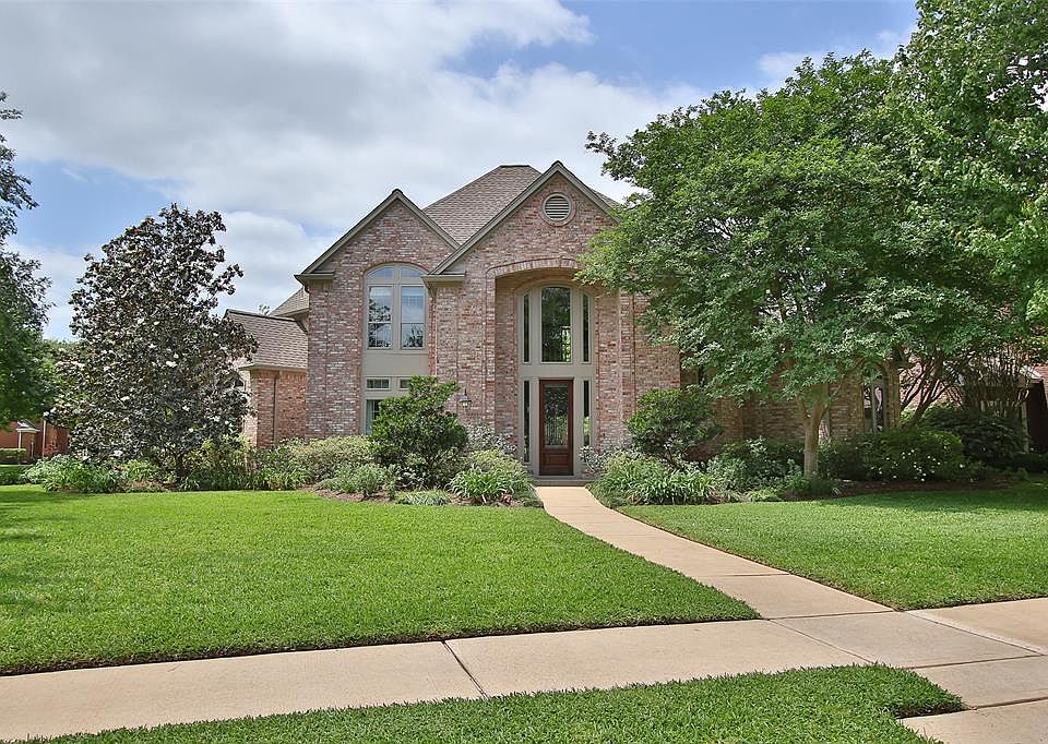 1st image of 2722 Colony Park Dr