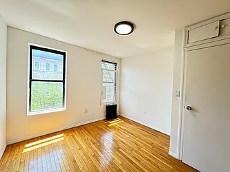 Rented by KNOCKKNOCK LLC