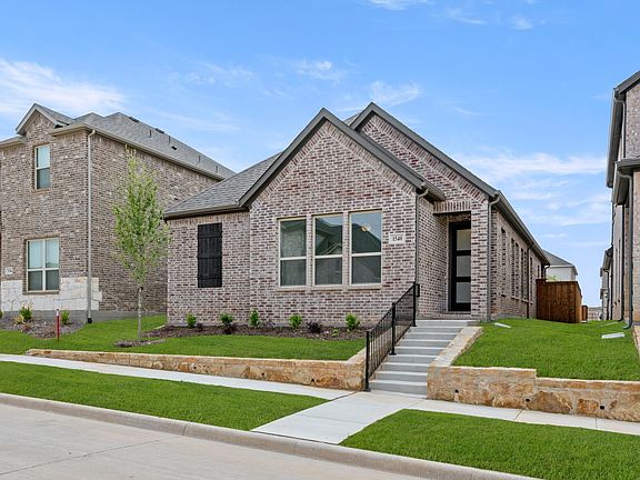 2nd image of 1540 Euclid Aly