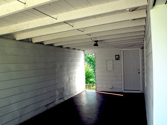 2nd image of 1445 Marion St