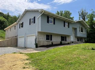 4414 Clover Hollow Rd, Slatington, PA 18080