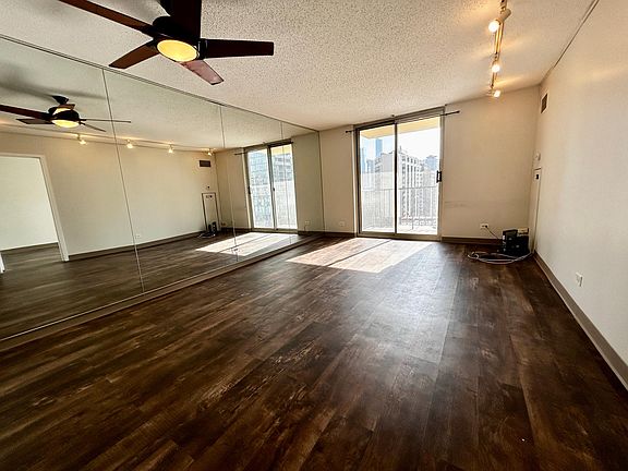 3rd image of 1212 N Lasalle St #1305