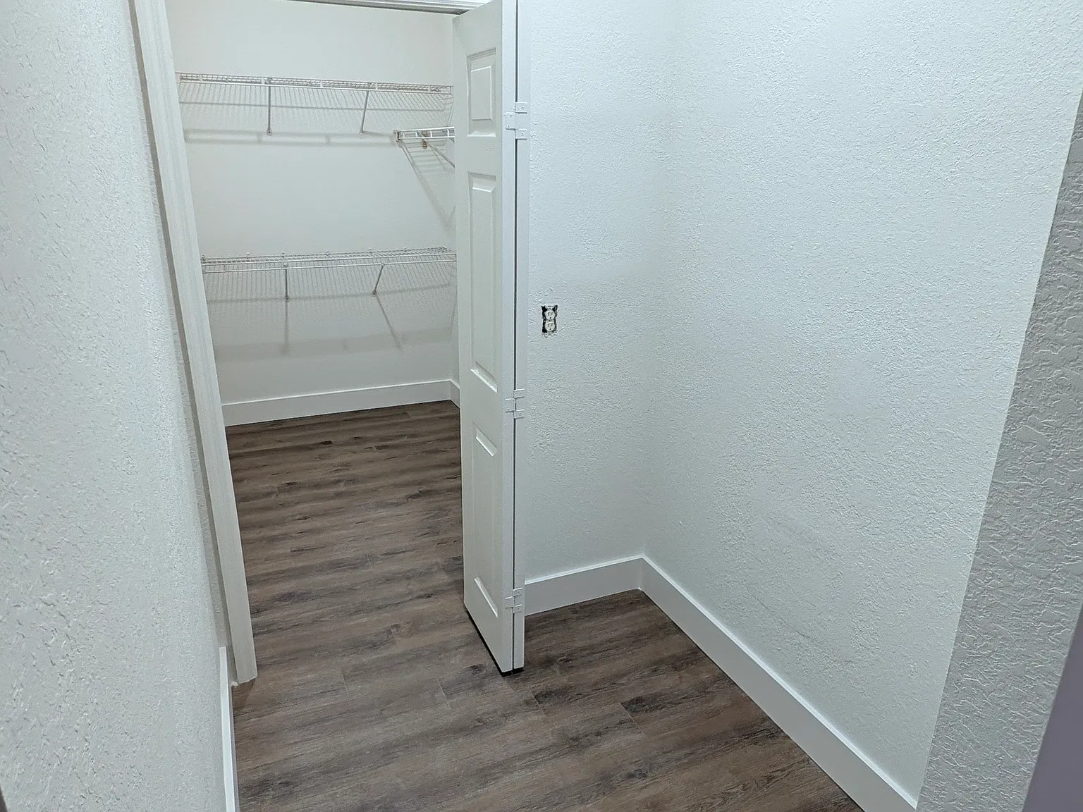 2 bed, 1200 sqft, $1,900 — Photo 3