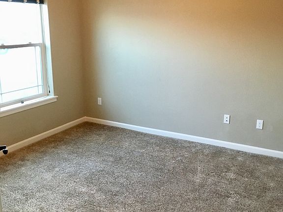 3rd image of 1800 Wallace Ct