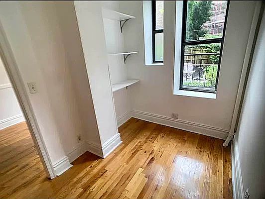 3rd image of 39 Christopher St #G1