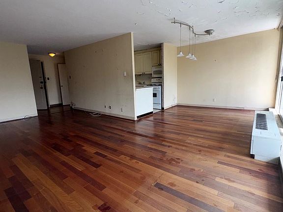 4th image of 3900 Ford Rd APT 9M