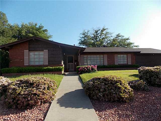 1st image of 4025 Las Vegas Dr