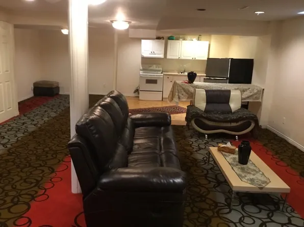 24 Glenhurst Rd #Basement, Richmond Hill, ON L4B 2C8