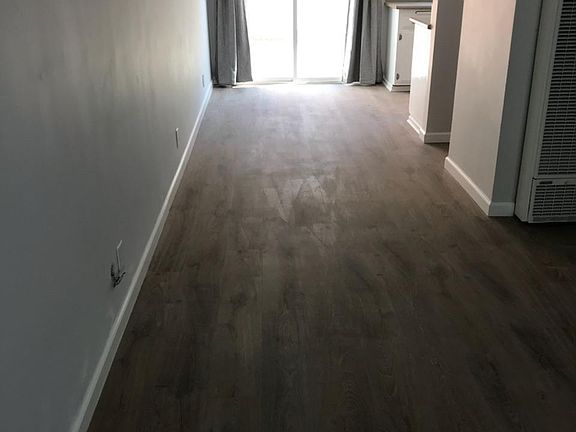 dining area w/sliding doors to patio
