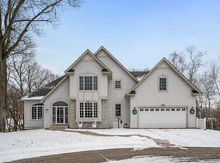 2623 Promontory Pl E, Maplewood, MN 55119