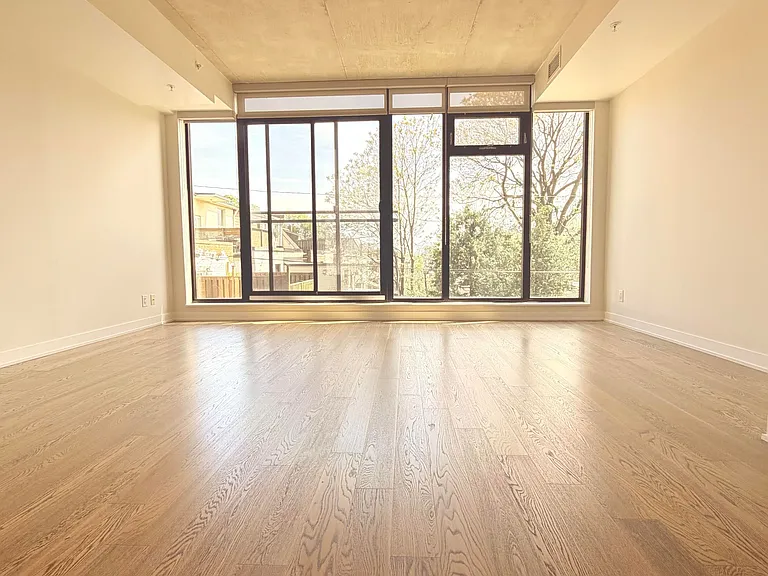 1239 Dundas St W #202 — Photo 20