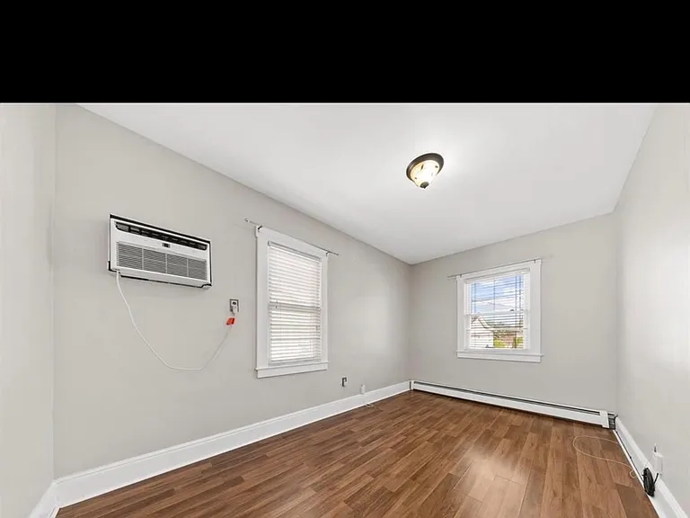 29 Pine St #2 — Photo 3