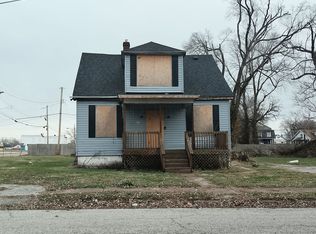 586 Alexander Pl, East Saint Louis, IL 62205
