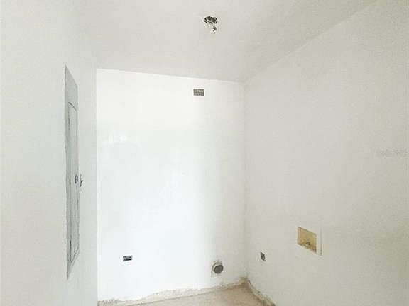 5th image of 550 AVE FERNANDEZ JUNCOS #1208