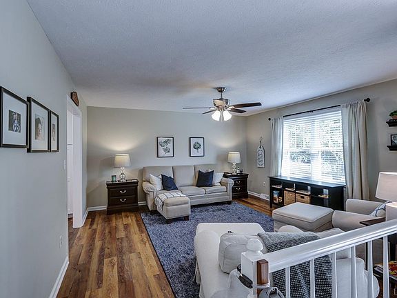 5th image of 62 Bradford Ln