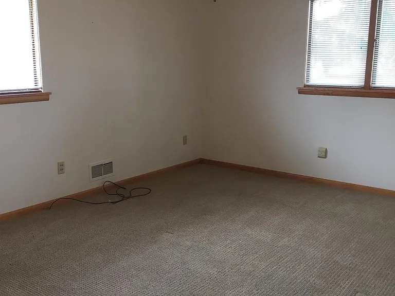 402 S Carr Ave — Photo 11
