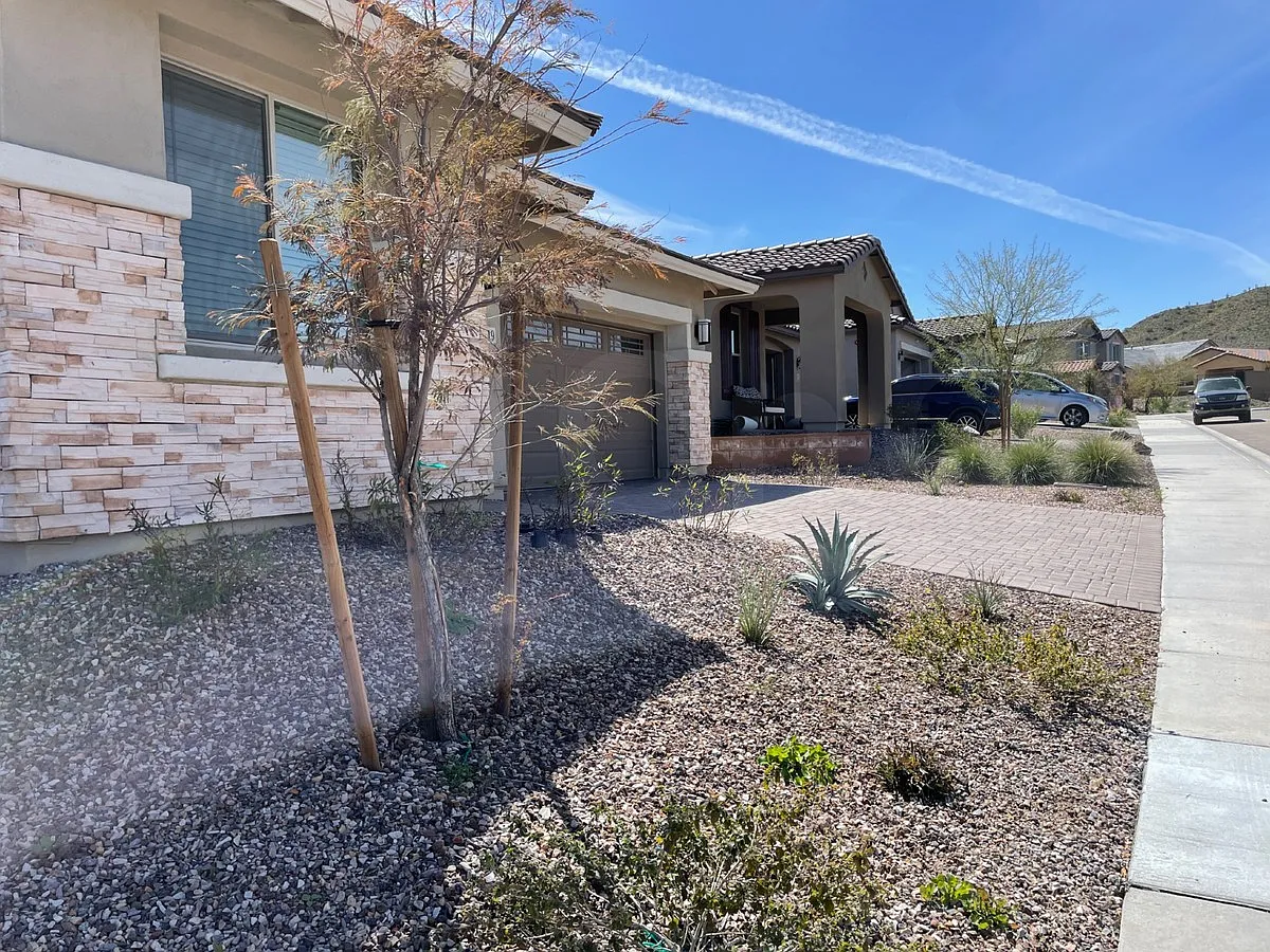 4 bed, 3.0 bath, 1857 sqft, $2,199 — Photo 2
