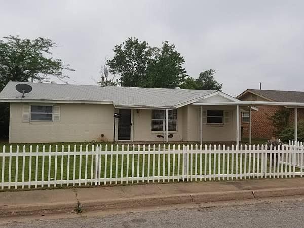 2nd image of 808 NW 23rd St