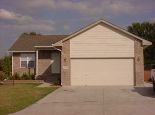 1914 S Justin Cir, Wichita, KS 67207