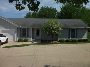 406 Crystal Valley Dr #14, Middlebury, IN 46540